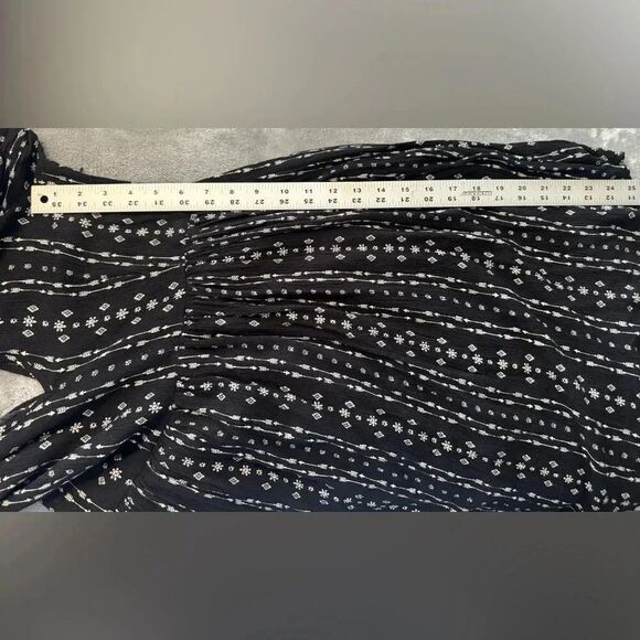 Hem & Thread Black & White Long Sleeve Dress | Size Large | Chic Print - Picture 8 of 9